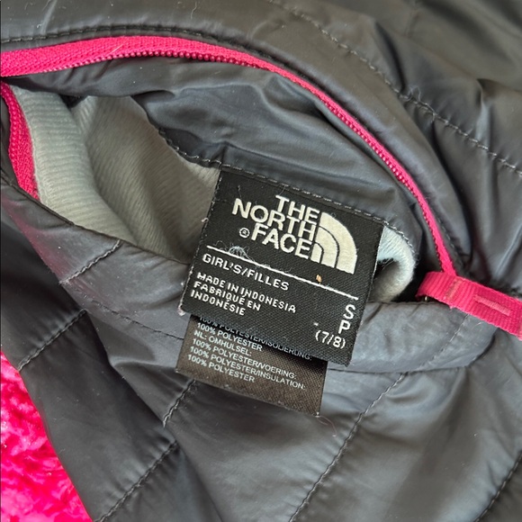 The North Face Quilted reversible Jacket in Black/Gray and Pink (defect!) - Picture 4 of 14